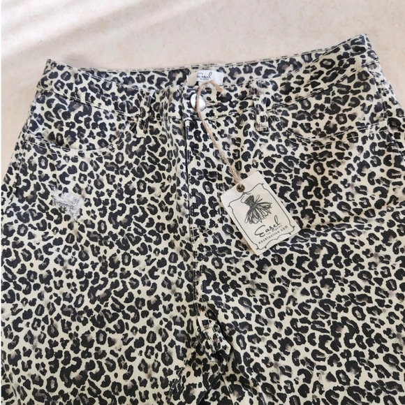 EASEL Womens Button Zip Distressed Leopard Animal Print BELL BOTTOMS Denim Jeans - Picture 4 of 10